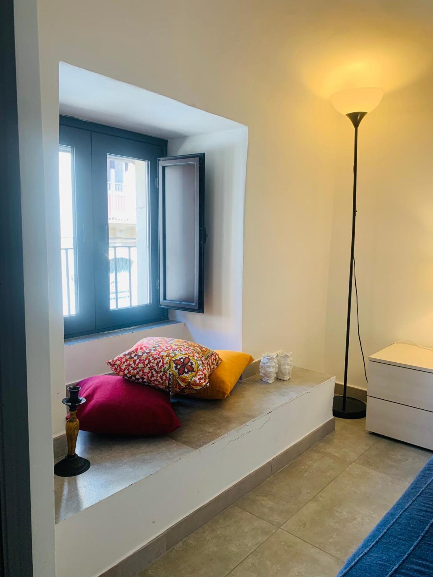 Center Living Apartment كاتانيا المظهر الخارجي الصورة